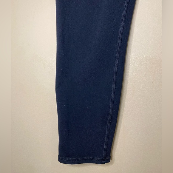 ALO Yoga Black High-Waisted Airbrush Capri Leggings - Picture 7 of 11